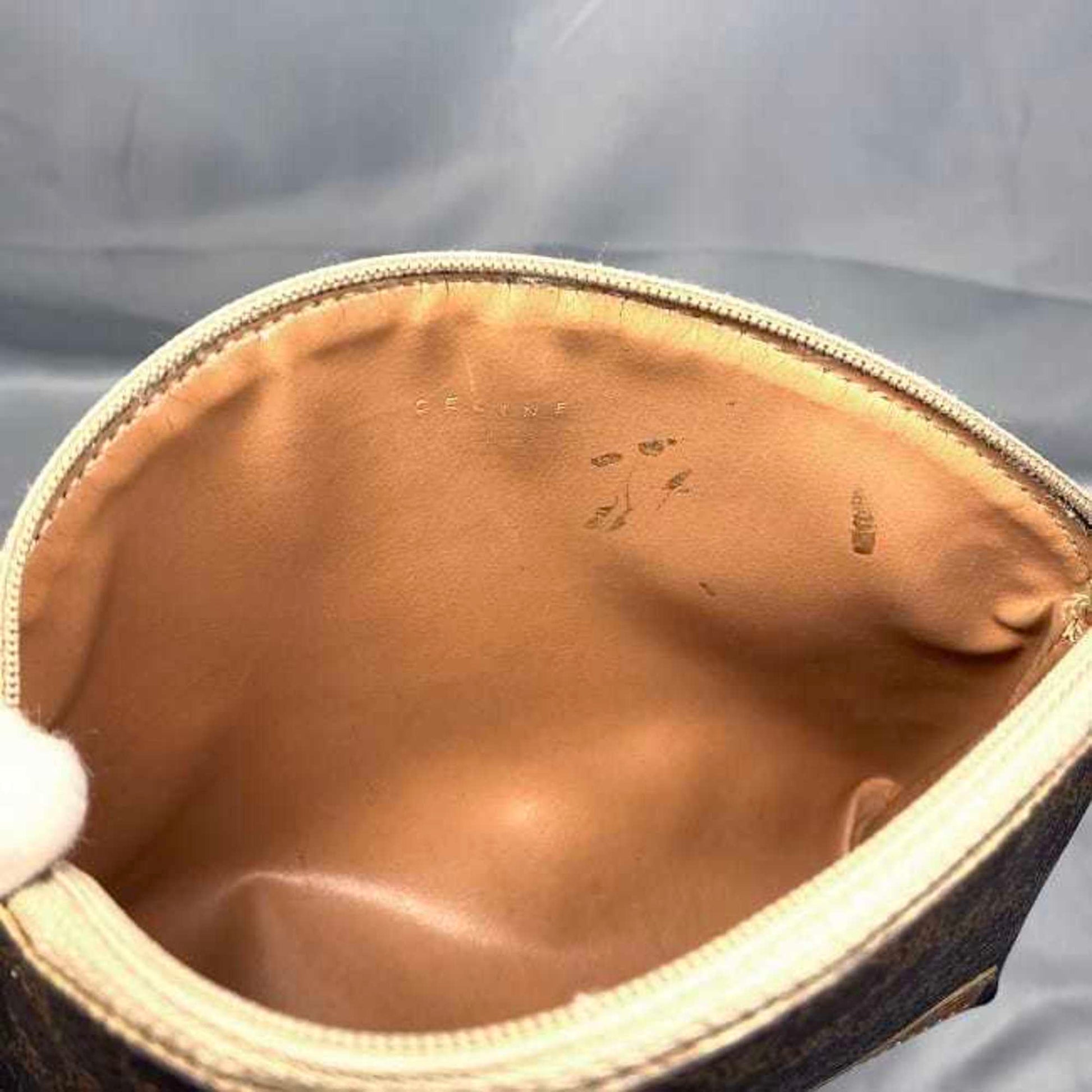 192052387.jpg