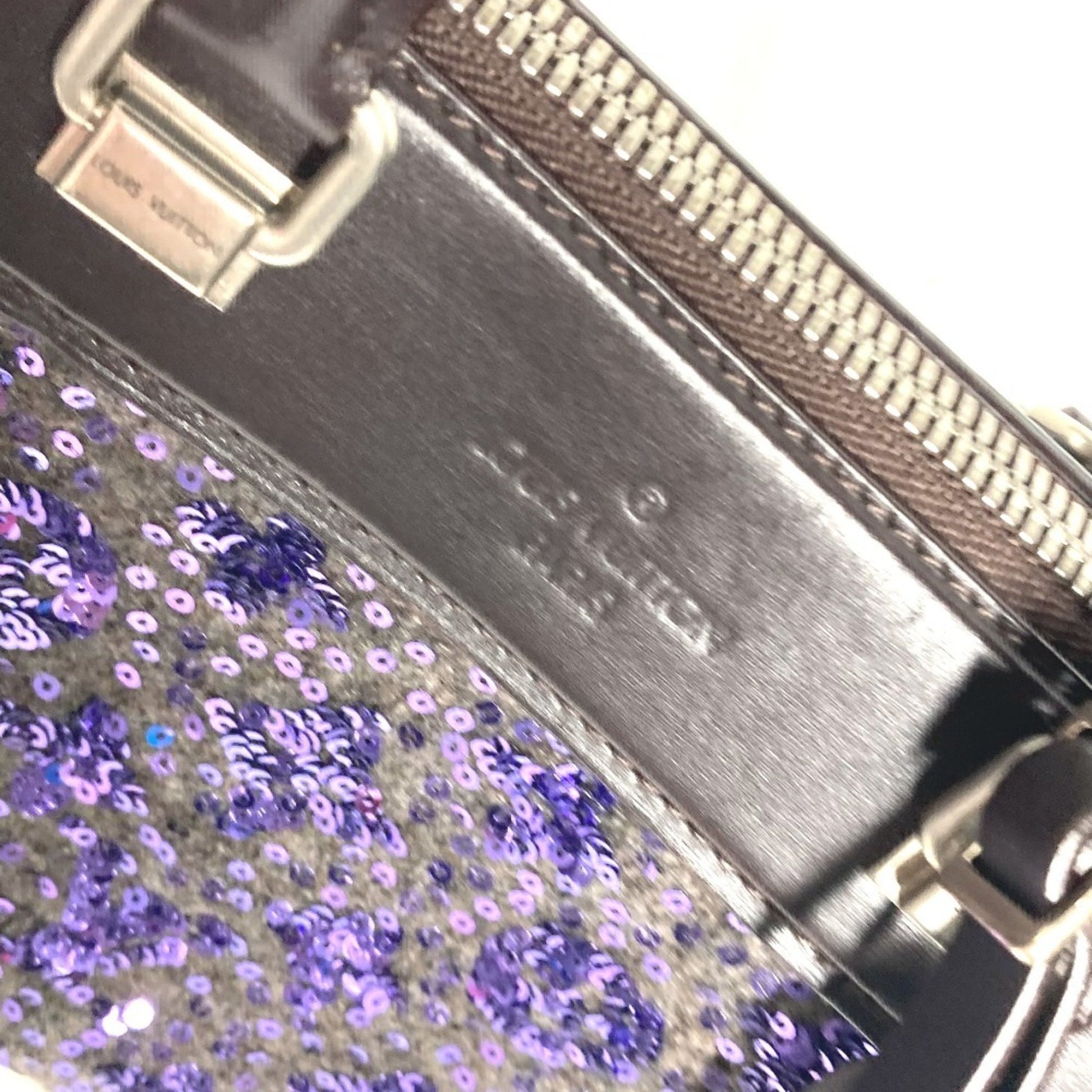 192088870.jpg