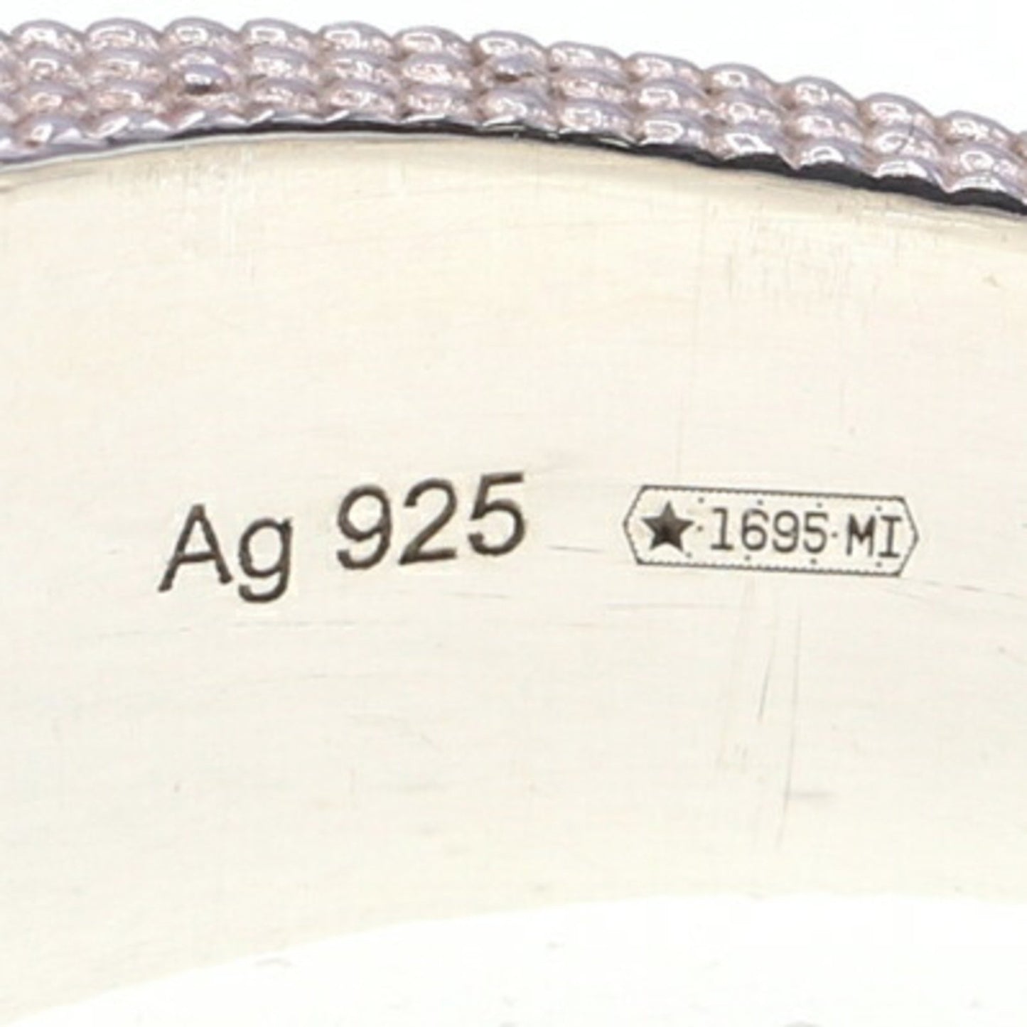 195213084.jpg