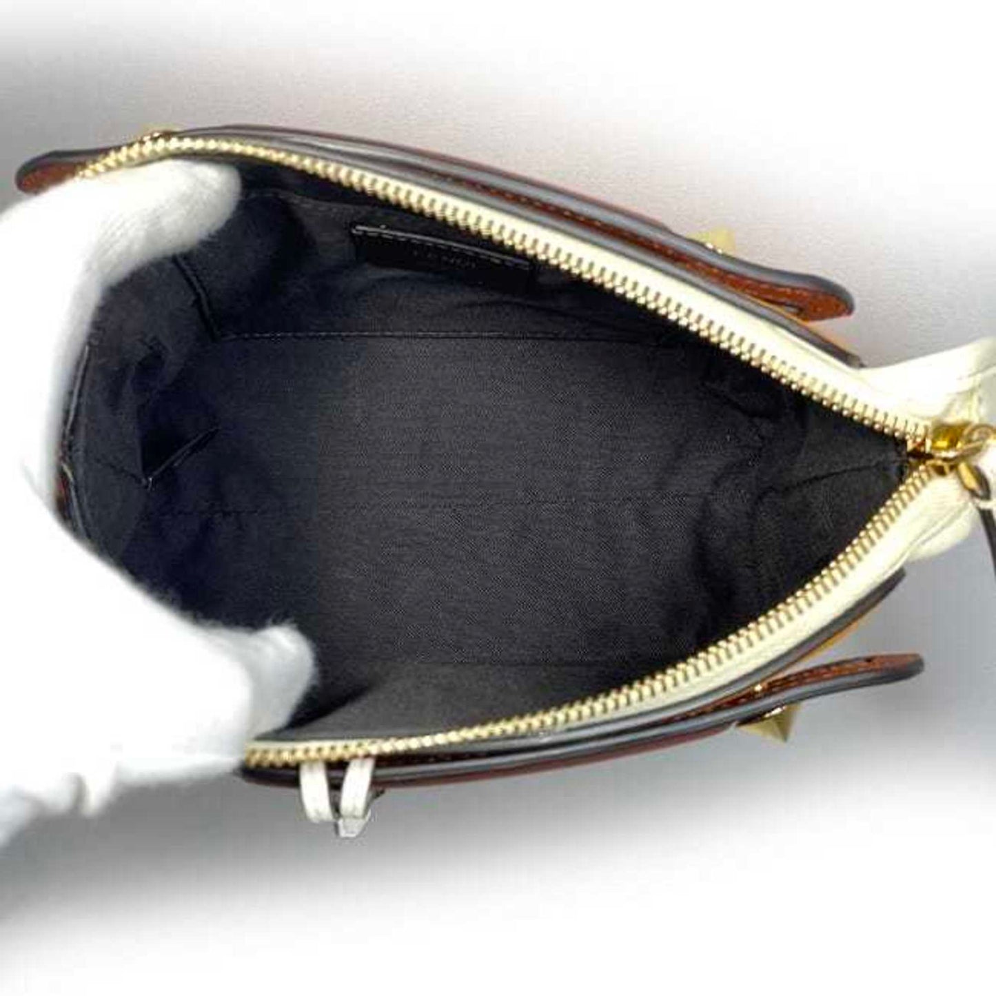 197220581.jpg