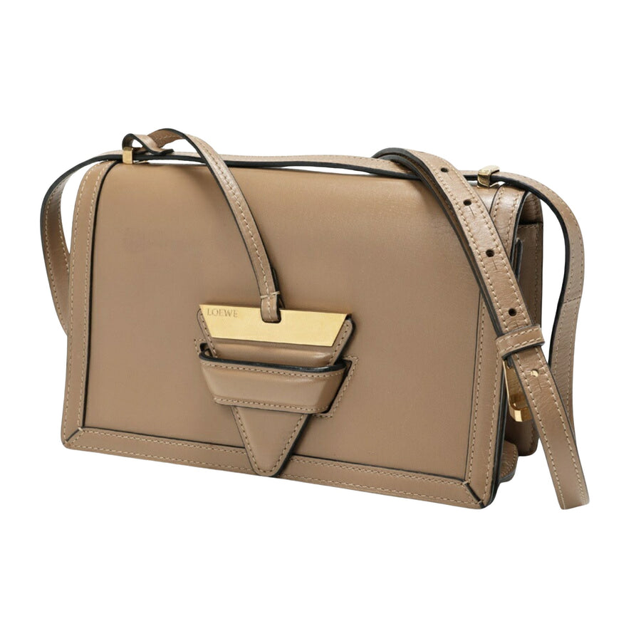 Loewe Leather Shoulder Bag with Metal Fittings and Sleek Design