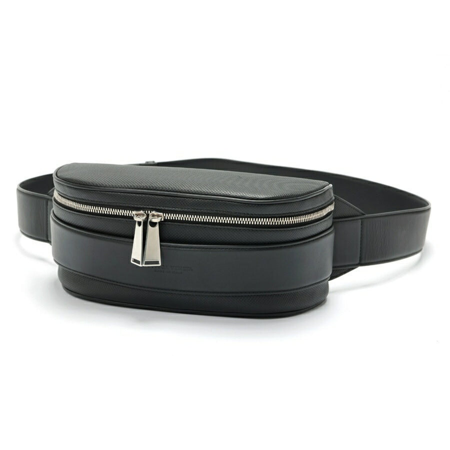 Bottega Veneta Leather Shoulder Bag with Good Condition and Slight Scratches