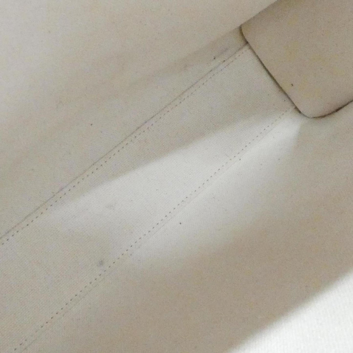 198033063.jpg