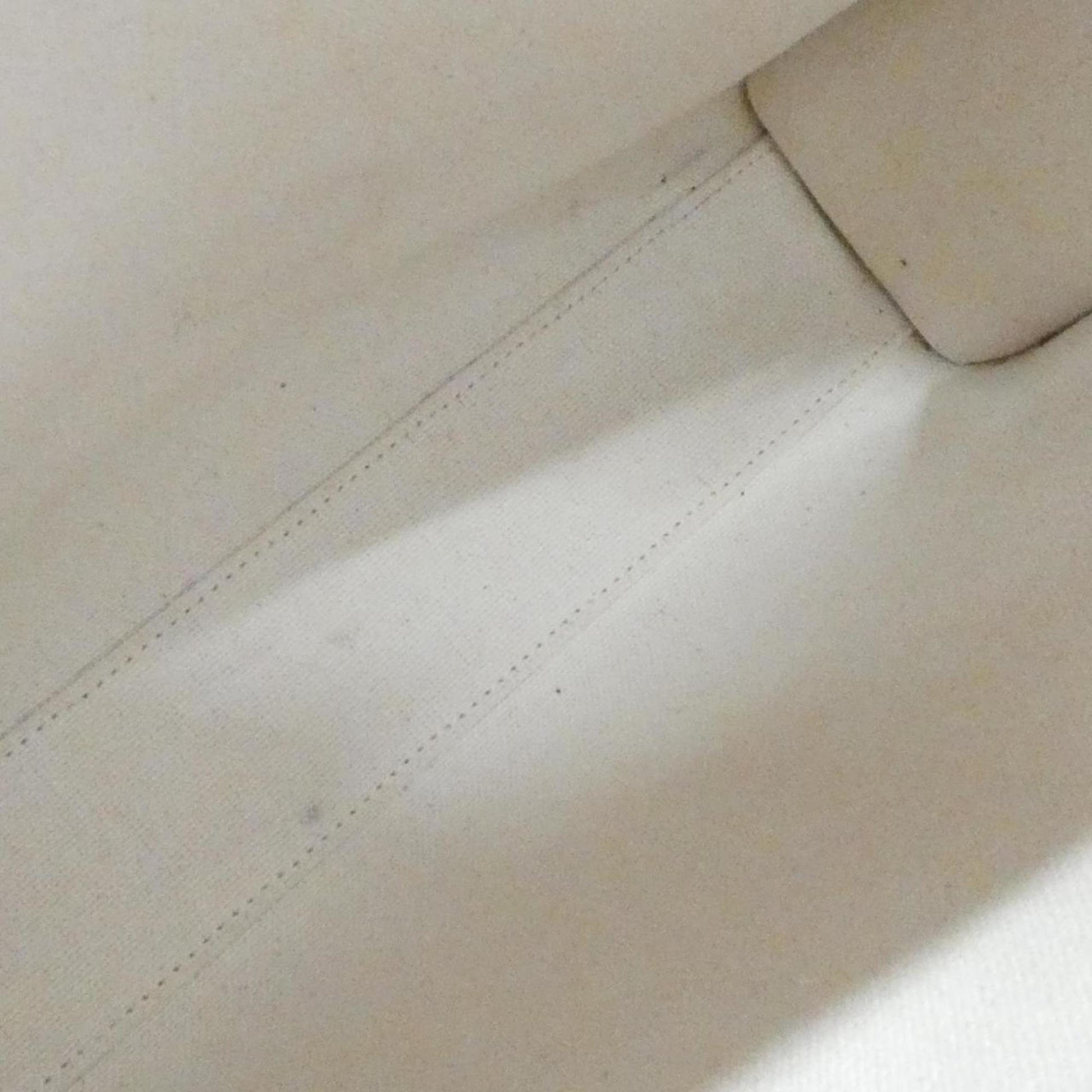 198033063.jpg