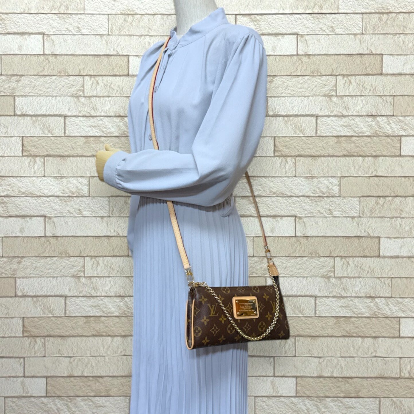 Louis Vuitton Monogram Canvas Brown Shoulder Bags