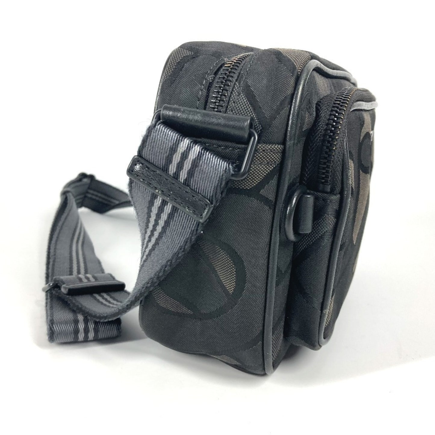 Burberry Nylon Black Shoulder Bags