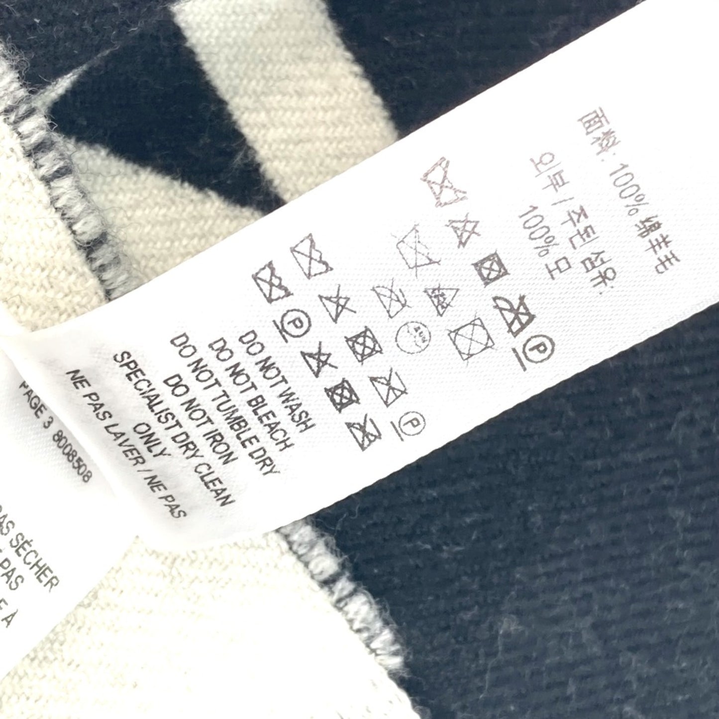 Burberry Wool Black Scarves