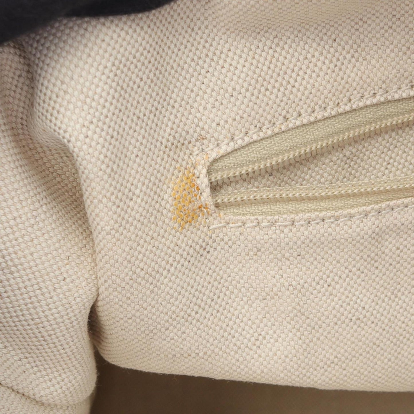 Gucci Canvas Brown Handbags