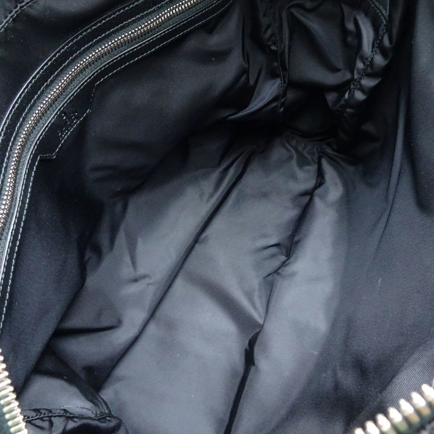 Gucci Nylon Black Handbags