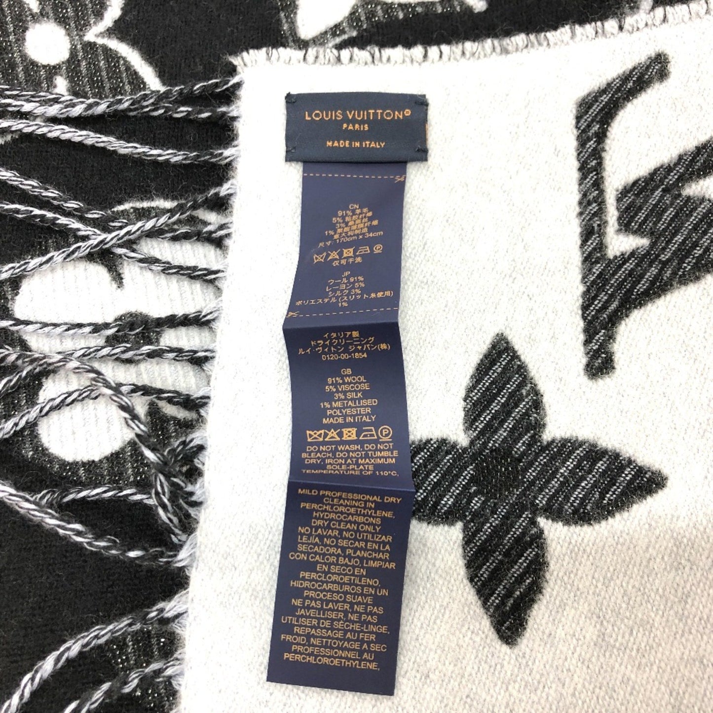 Louis Vuitton Wool Black Scarves