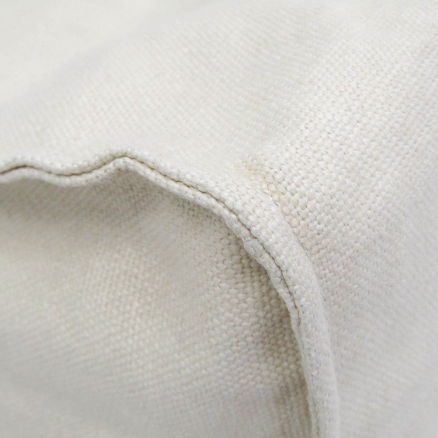 Gucci Canvas White Shoulder Bags