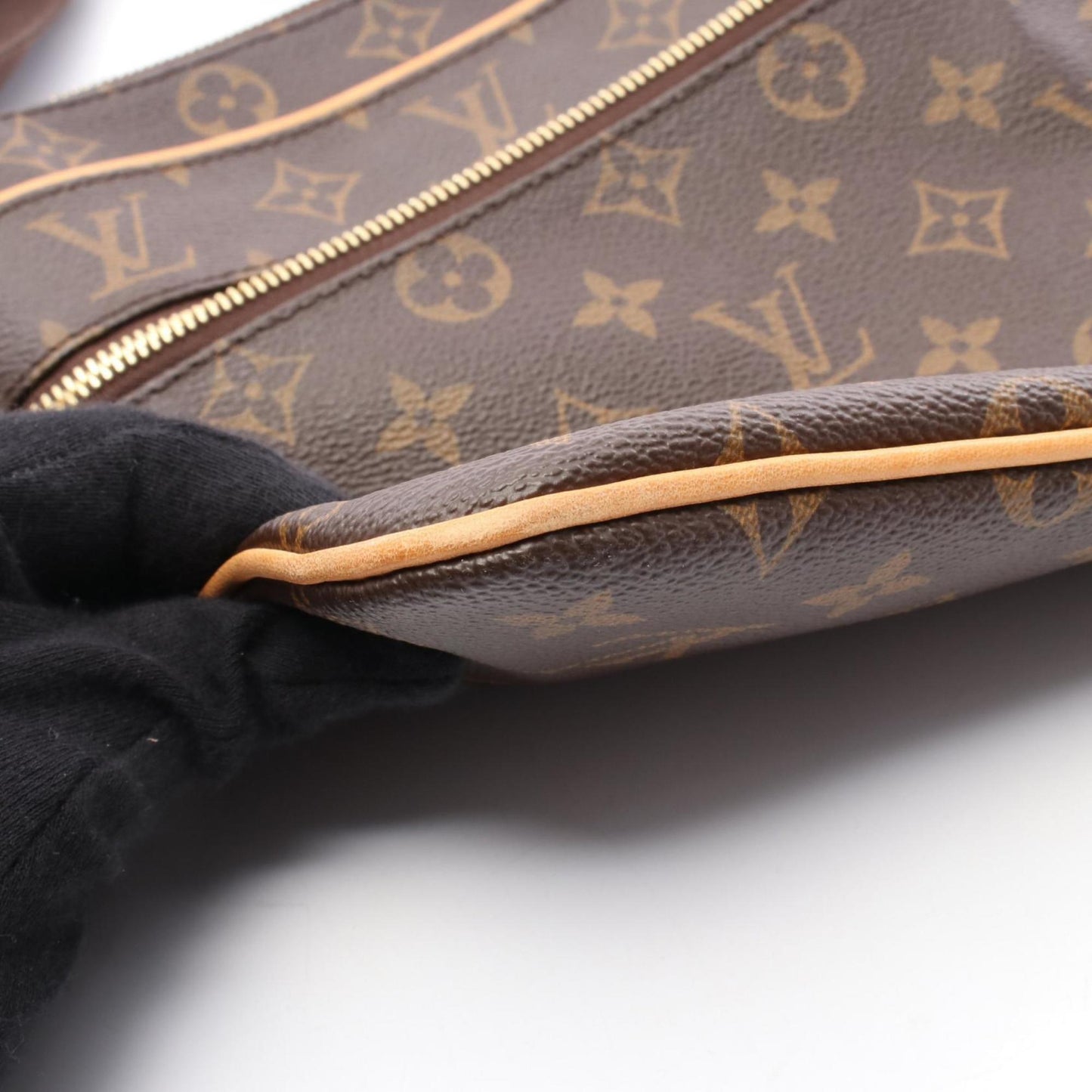 Louis Vuitton Coated Canvas Brown Shoulder Bags