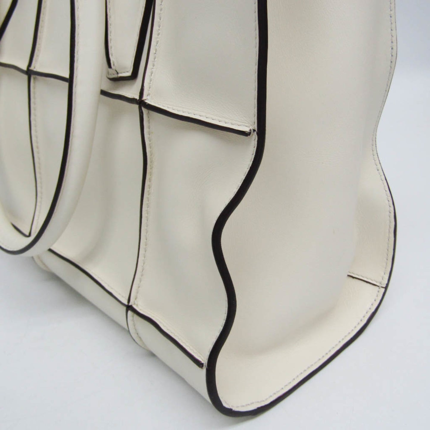 Tod's Others White Handbags
