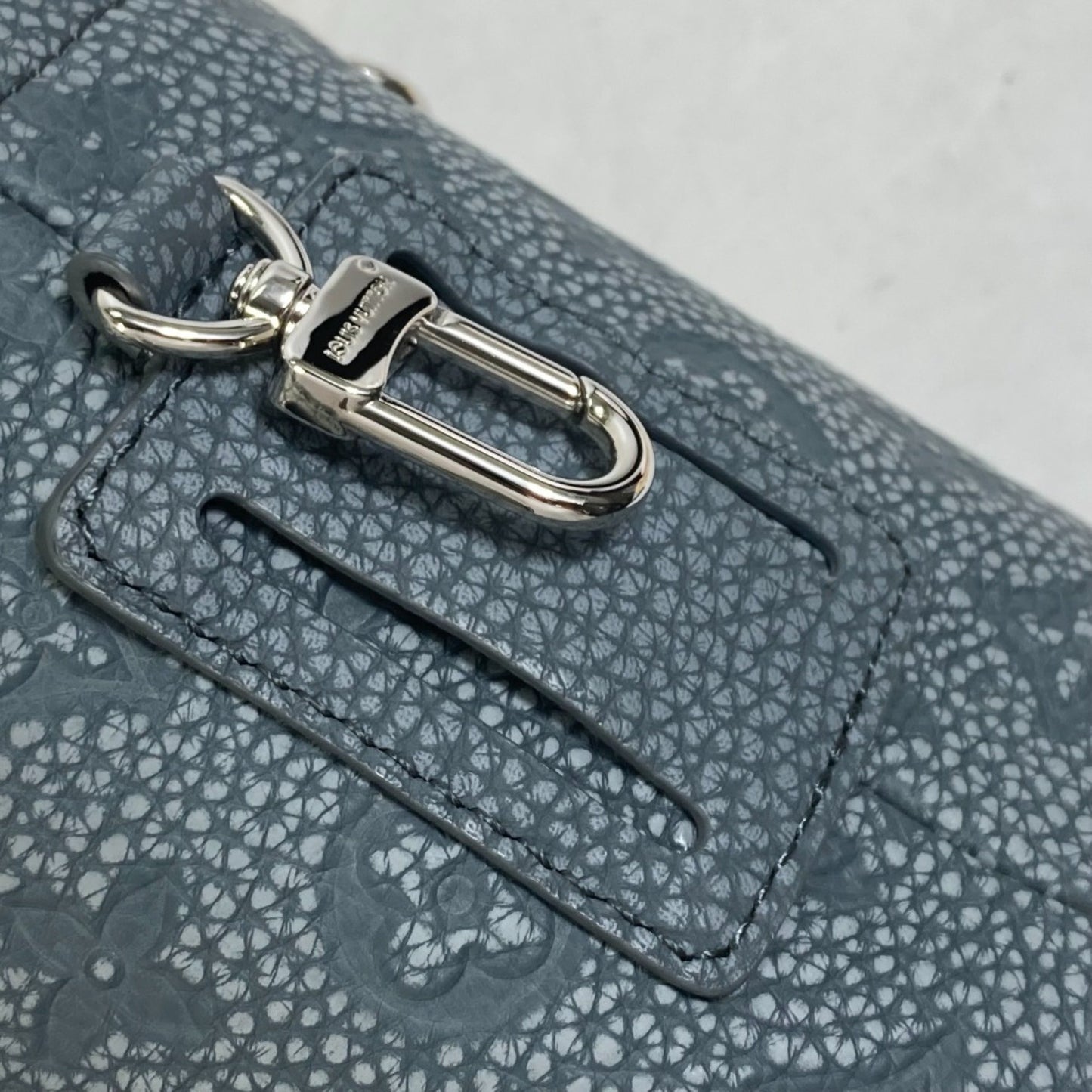 Louis Vuitton Others Gray Shoulder Bags