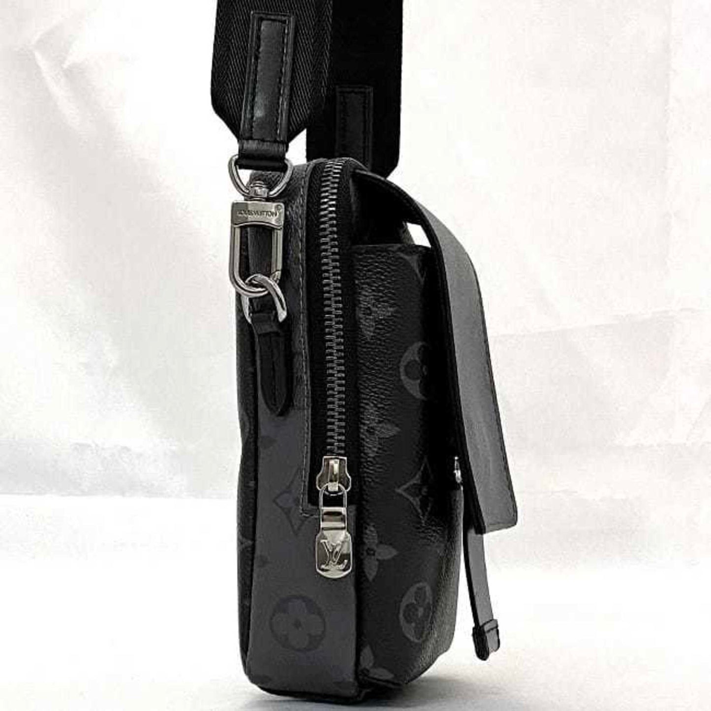 Louis Vuitton Canvas Black Shoulder Bags