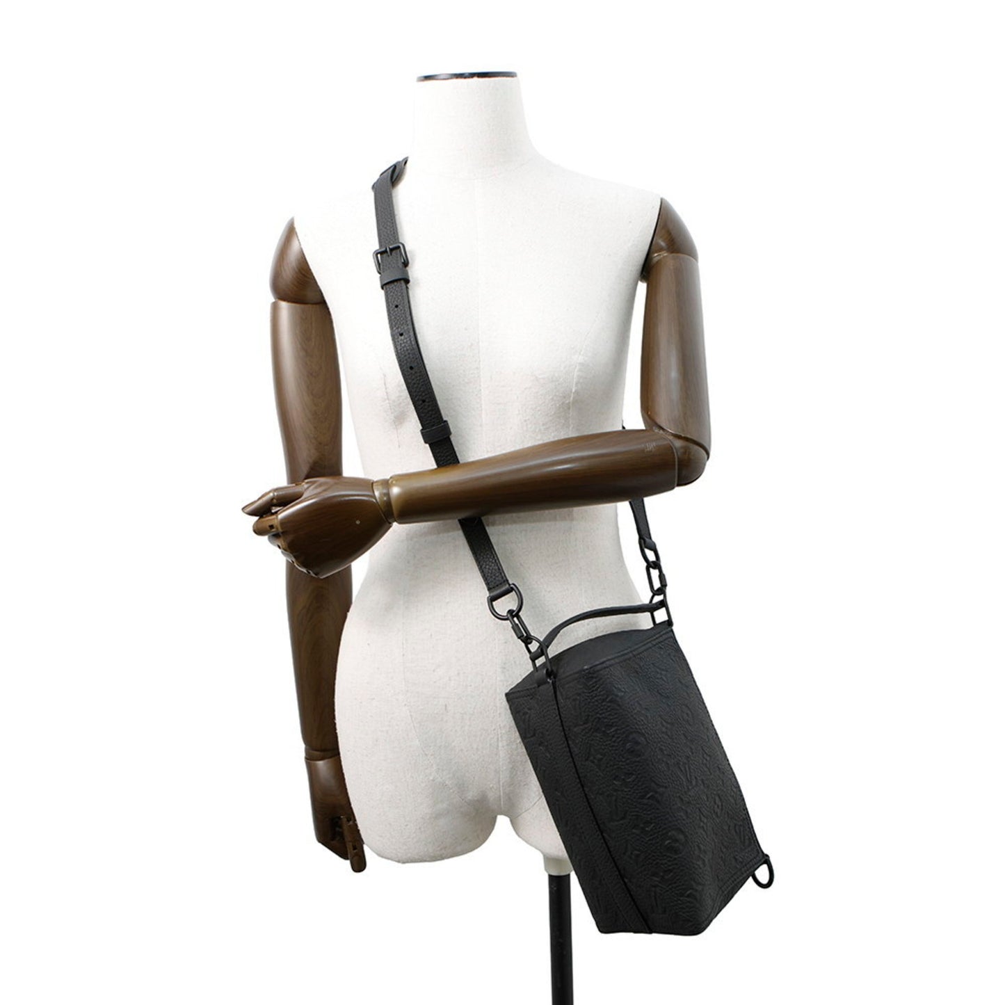 Louis Vuitton Monogram Canvas Black Shoulder Bags