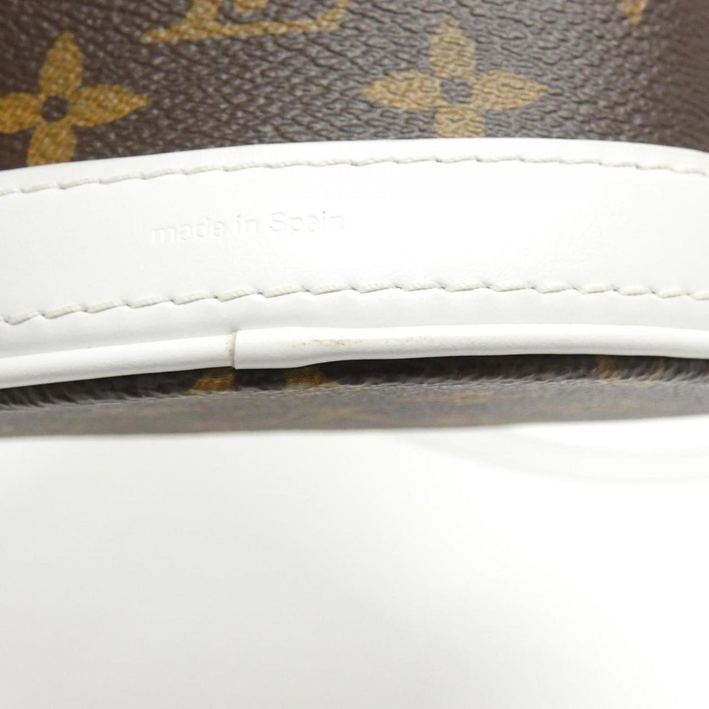 Louis Vuitton Coated Canvas White Handbags