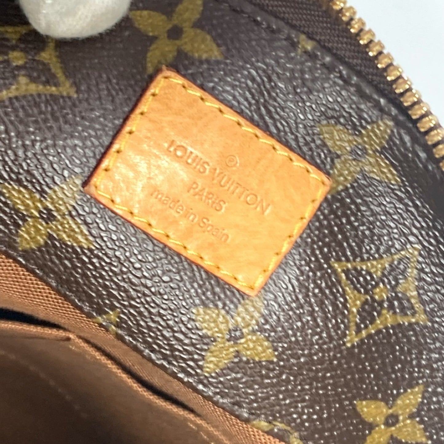 Louis Vuitton Monogram Canvas Brown Shoulder Bags