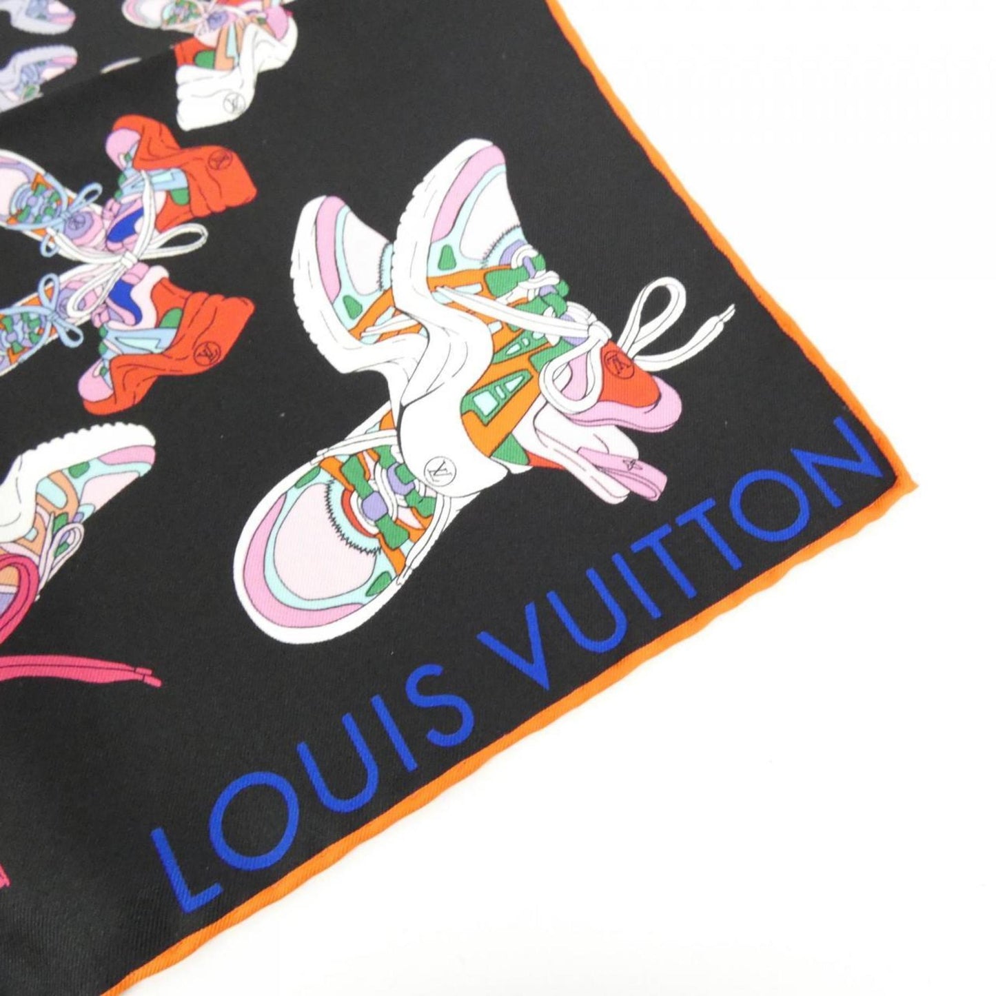 Louis Vuitton Silk Black Scarves