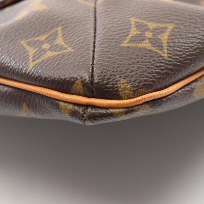 Louis Vuitton Monogram Canvas Brown Shoulder Bags