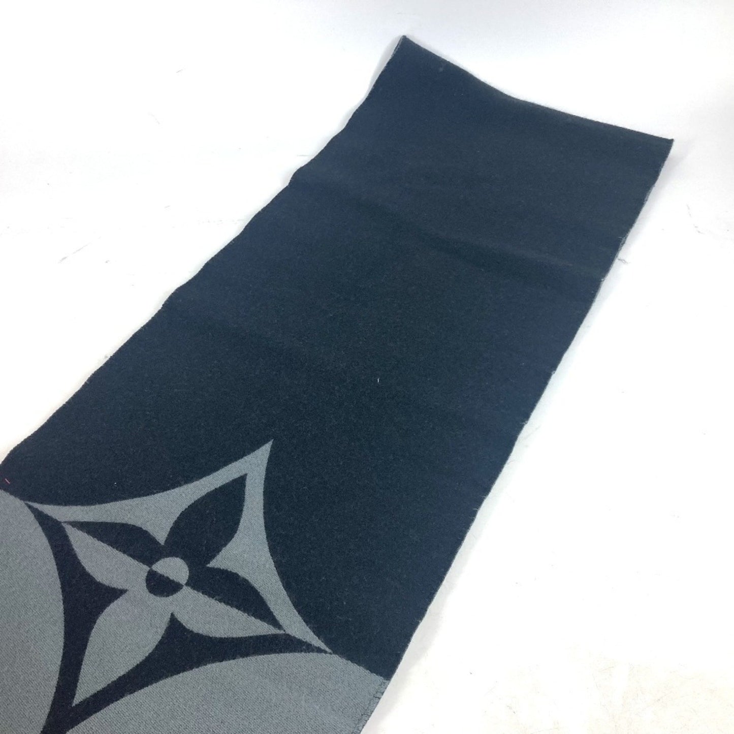 Louis Vuitton Wool Black Scarves