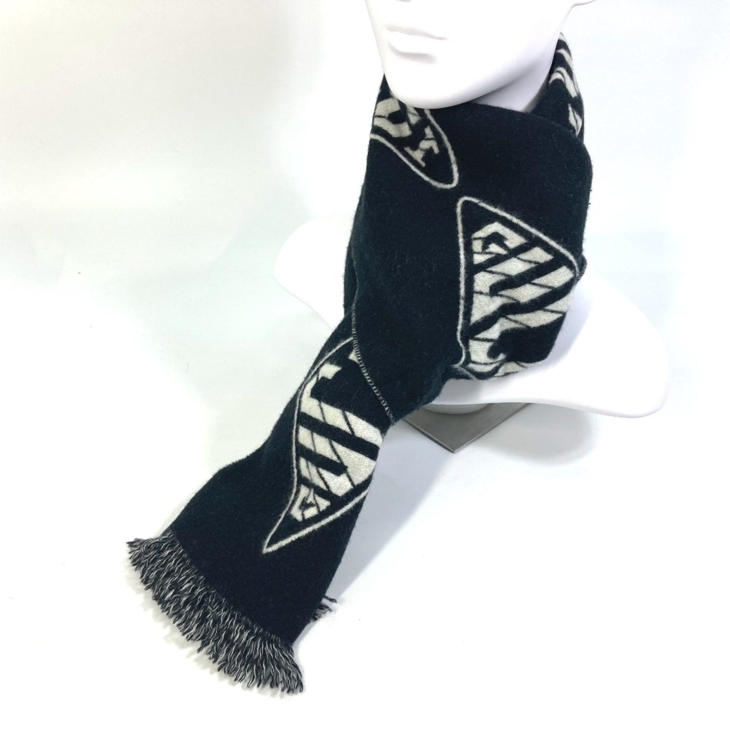 Gucci Wool Black Scarves