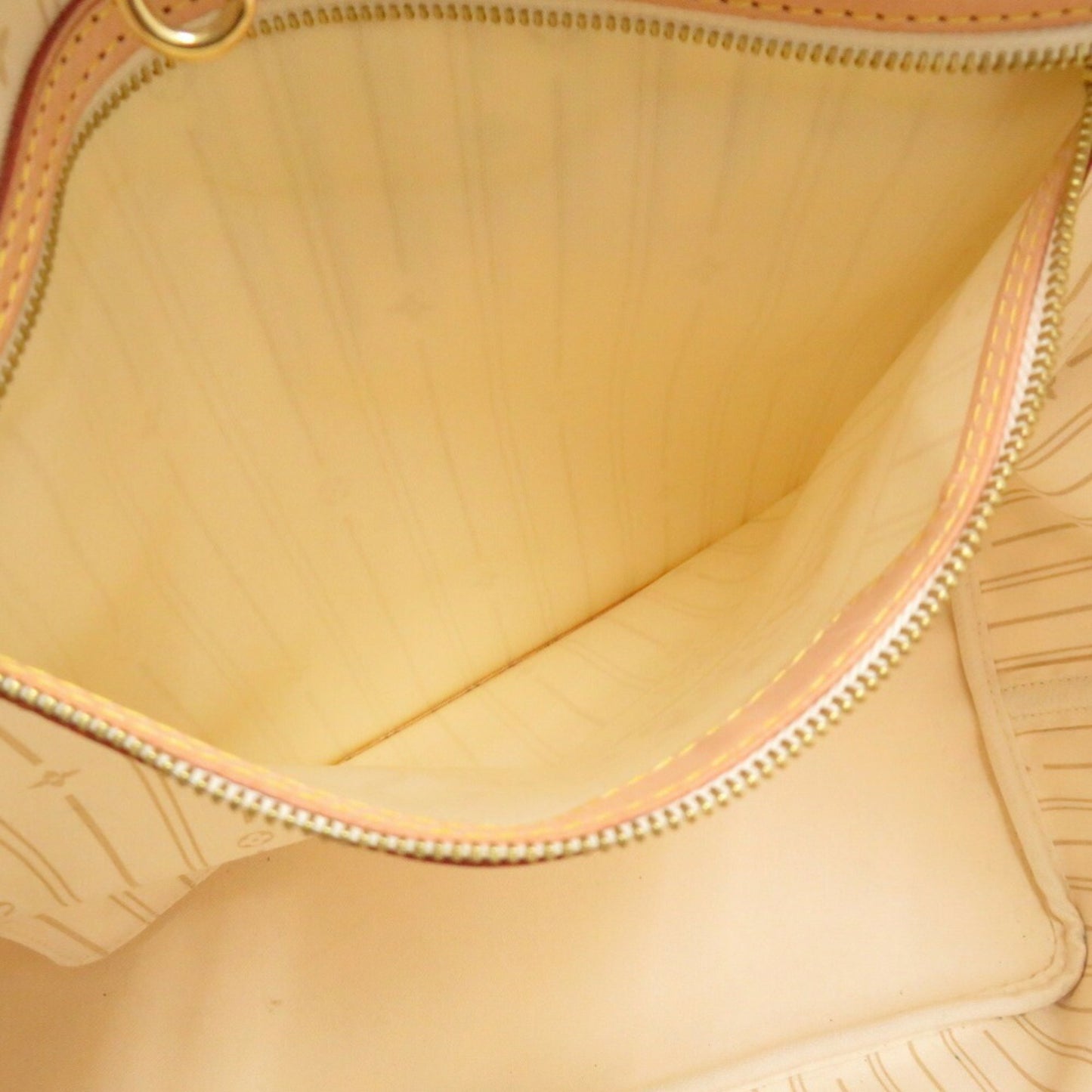 Louis Vuitton Monogram Canvas White Tote Bags