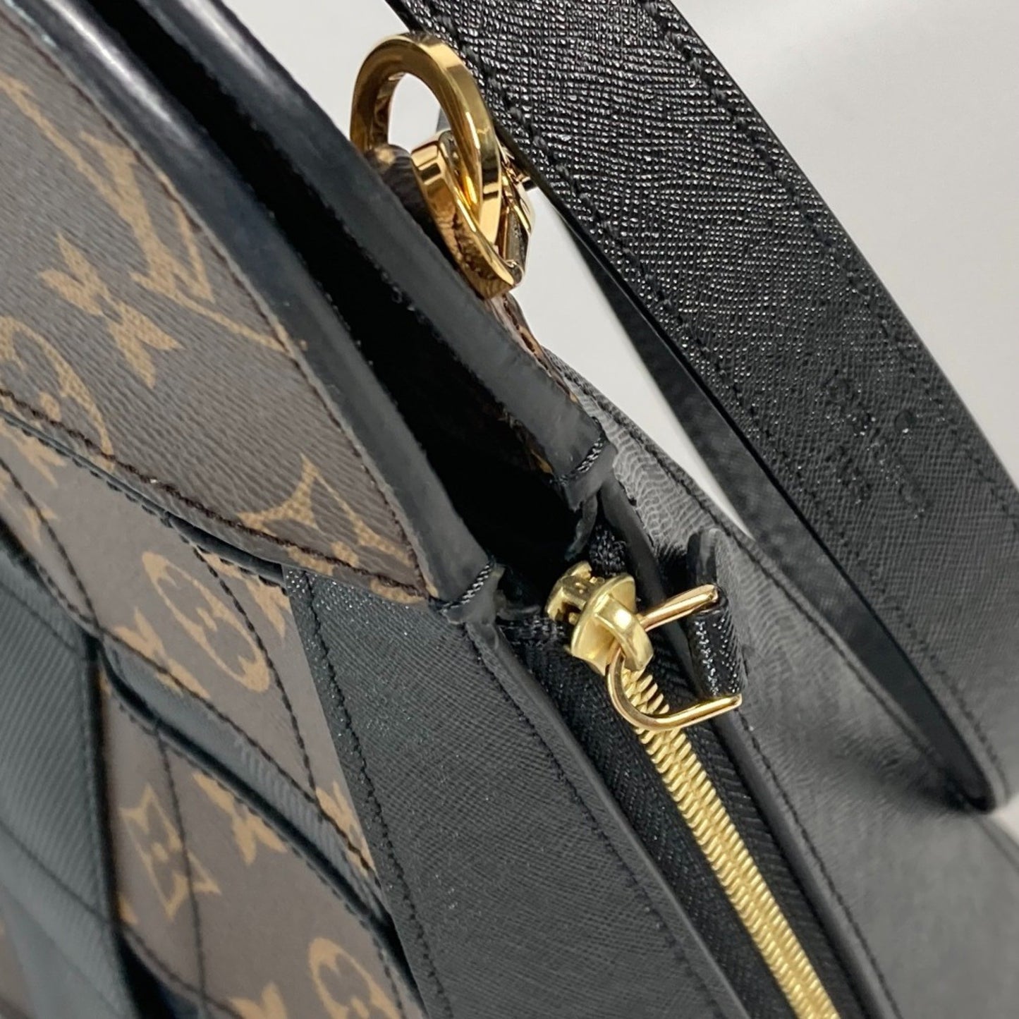 Louis Vuitton Monogram Canvas Black Shoulder Bags