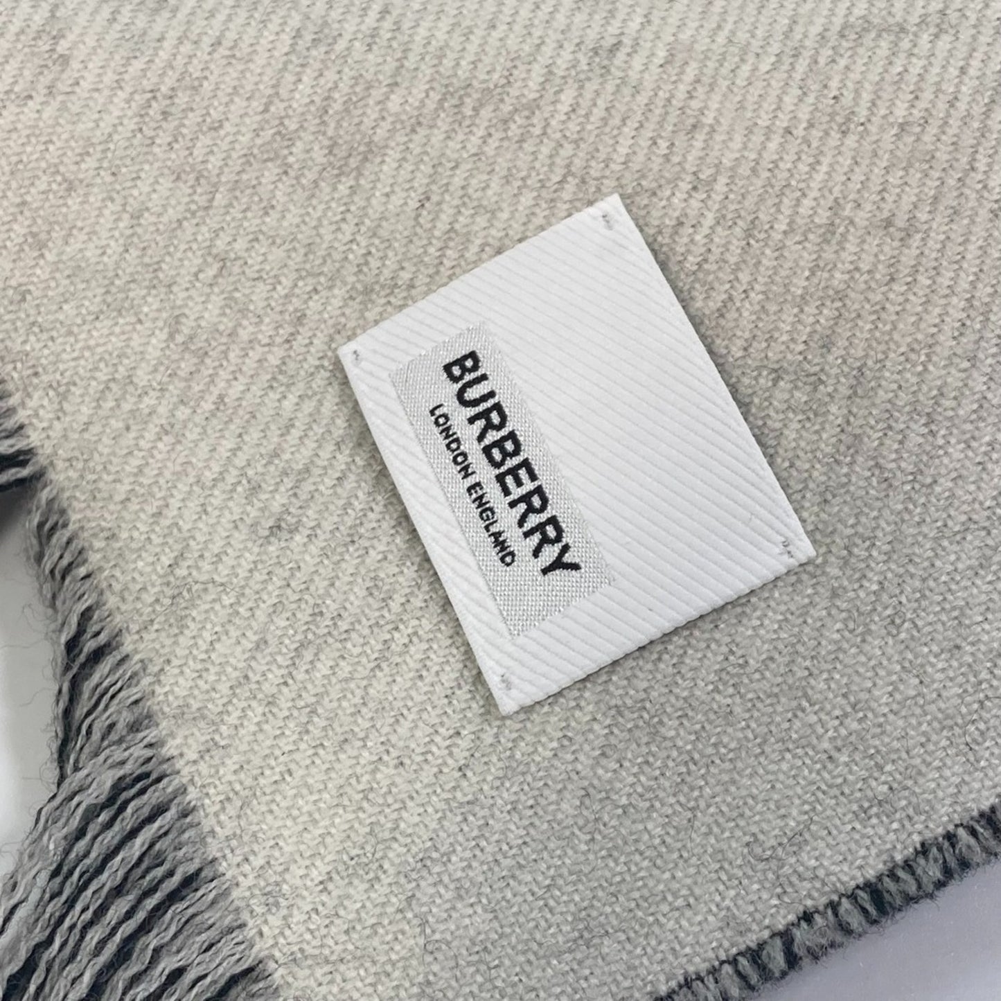 Burberry Wool Black Scarves