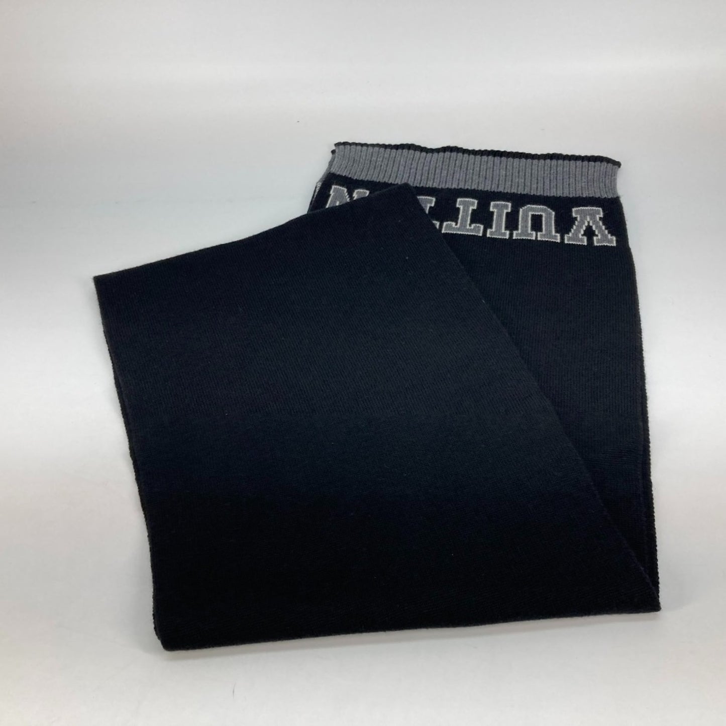 Louis Vuitton Wool Black Scarves