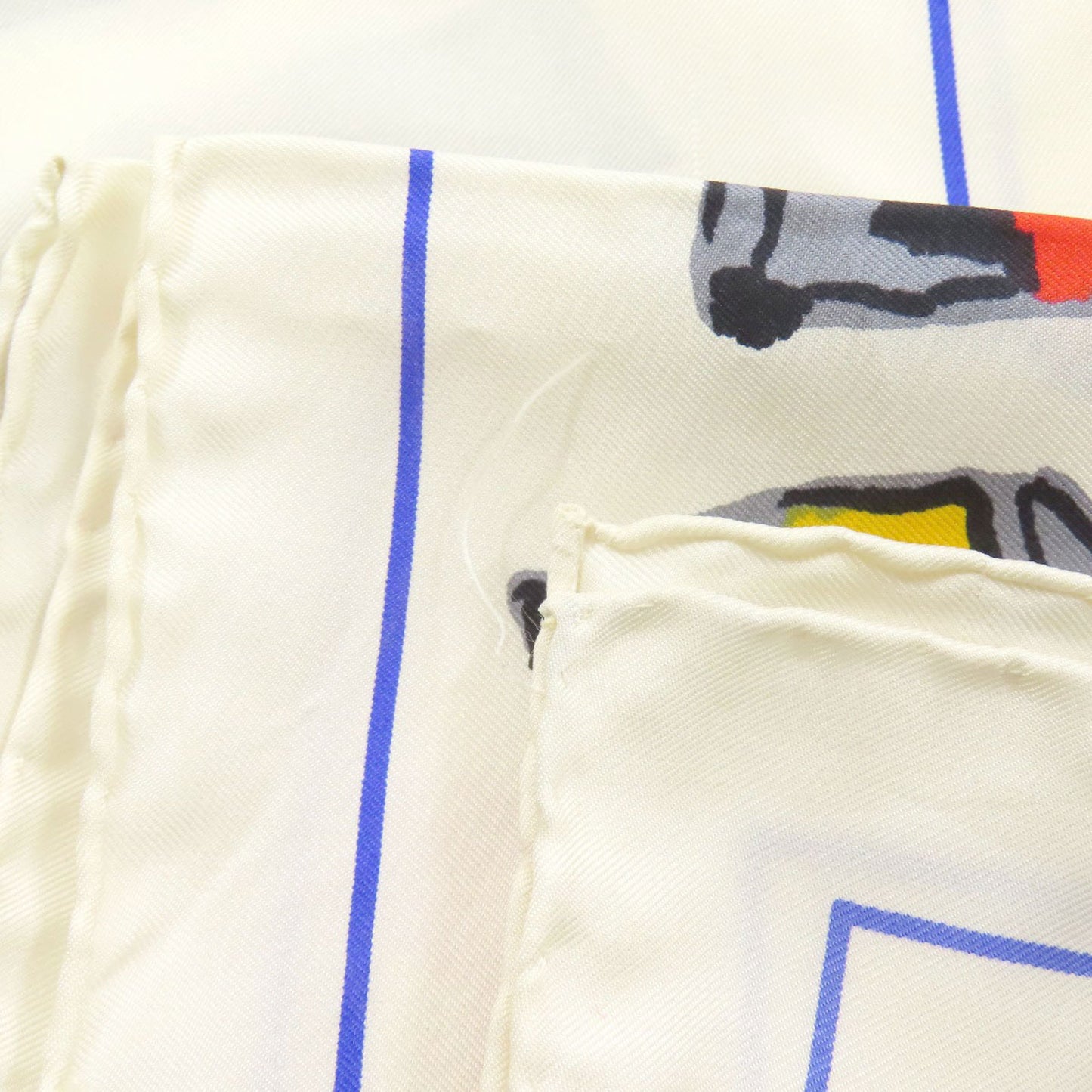 Louis Vuitton Silk White Scarves
