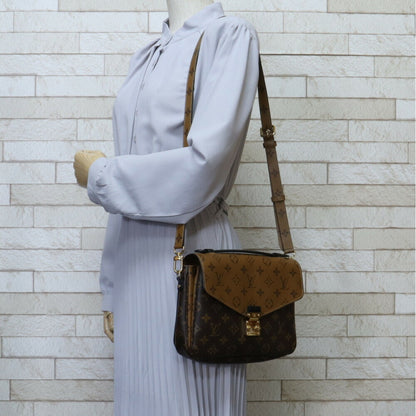 Louis Vuitton Monogram Canvas Brown Shoulder Bags