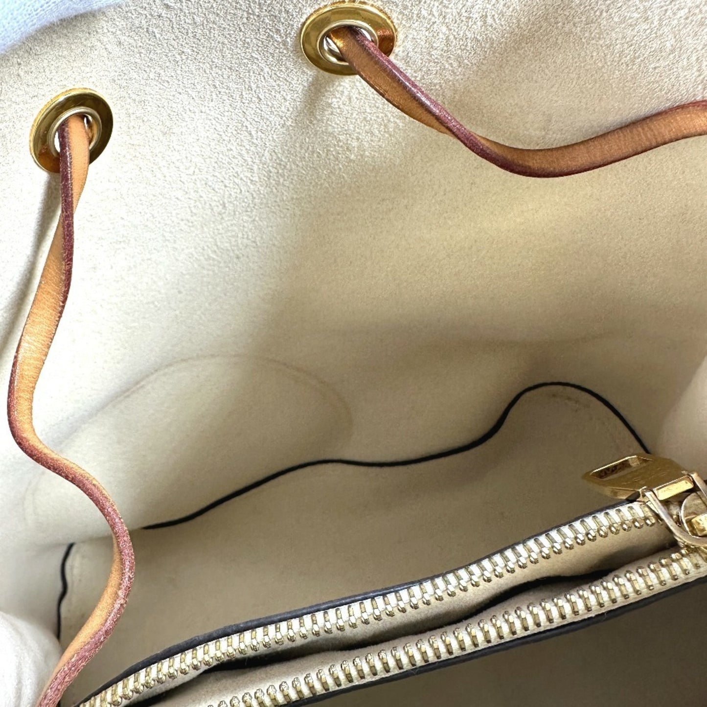 Louis Vuitton Monogram Canvas White Shoulder Bags