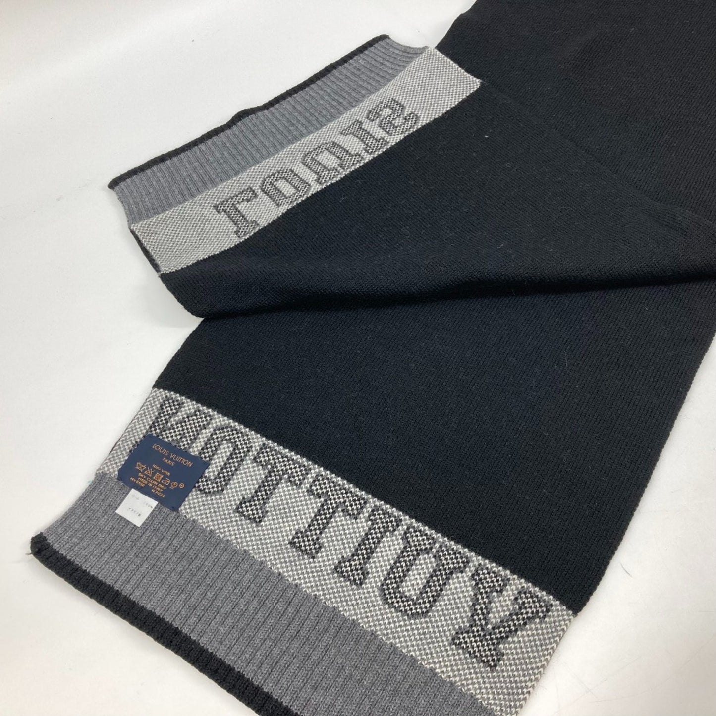 Louis Vuitton Wool Black Scarves