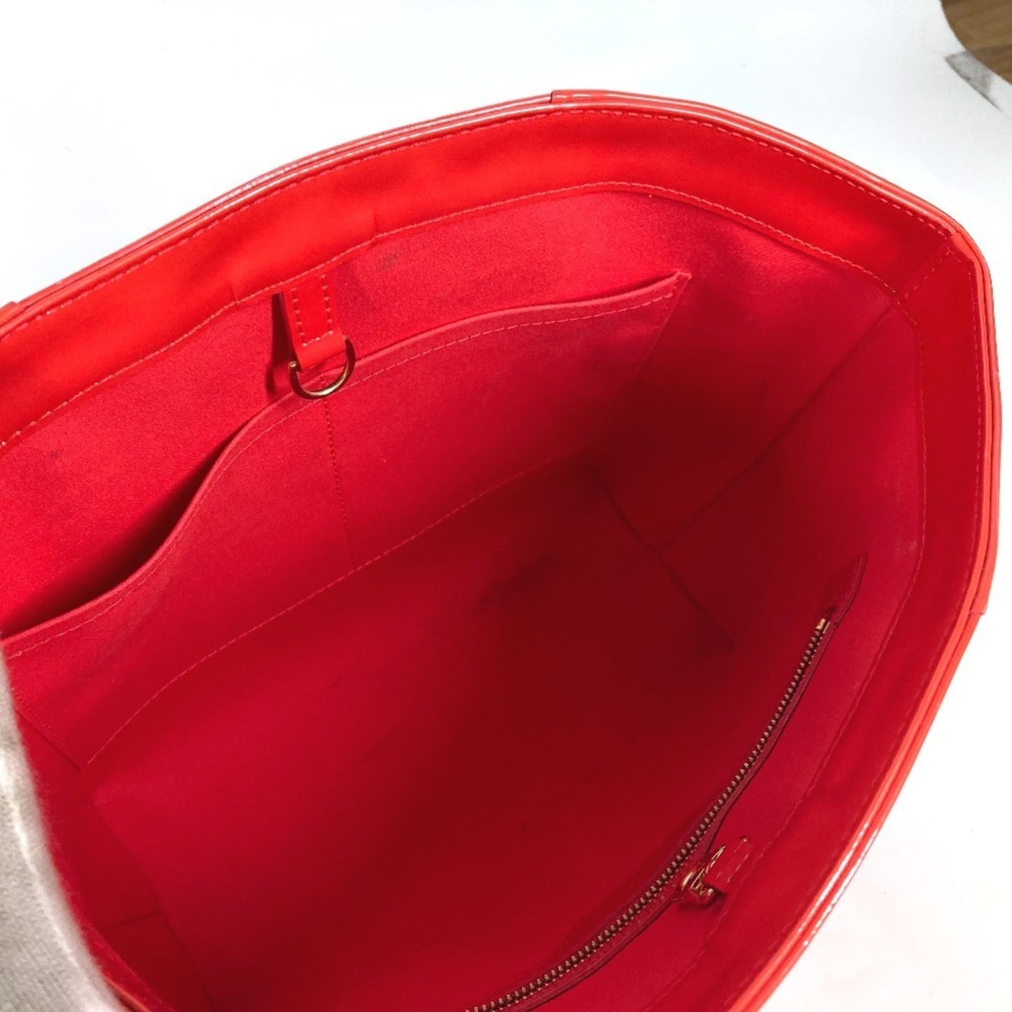 Louis Vuitton Vernis Red Shoulder Bags