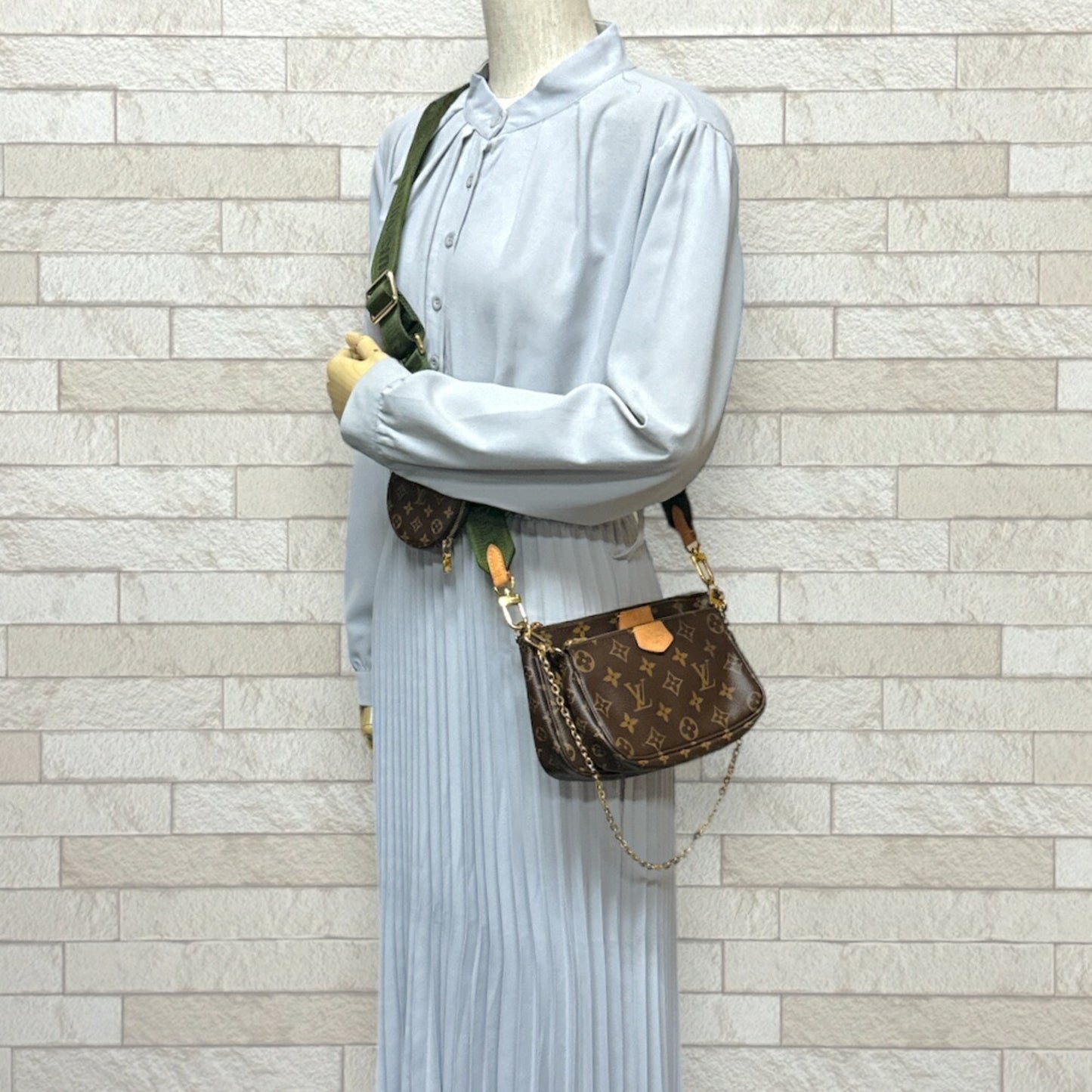 Louis Vuitton Monogram Canvas Brown Shoulder Bags