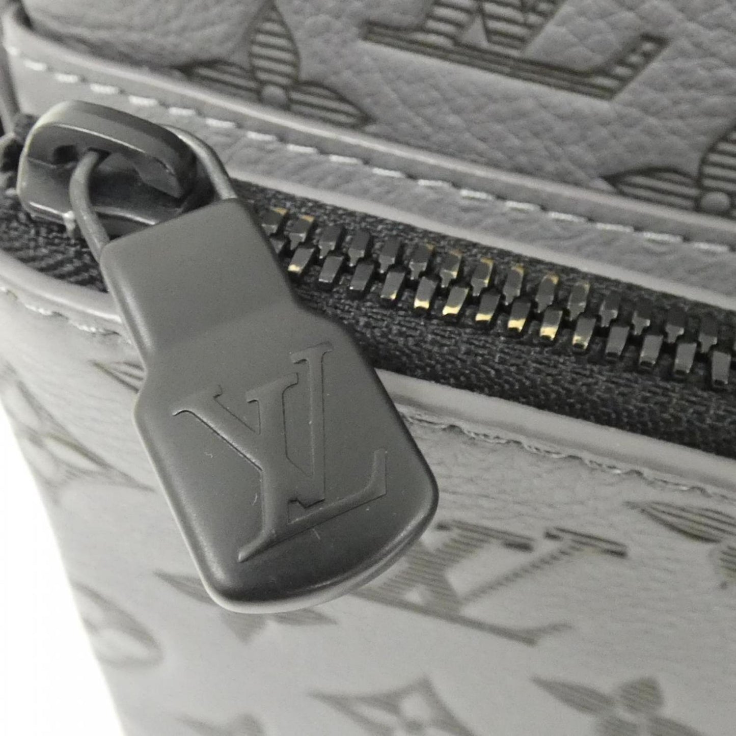 Louis Vuitton Monogram Canvas Black Shoulder Bags