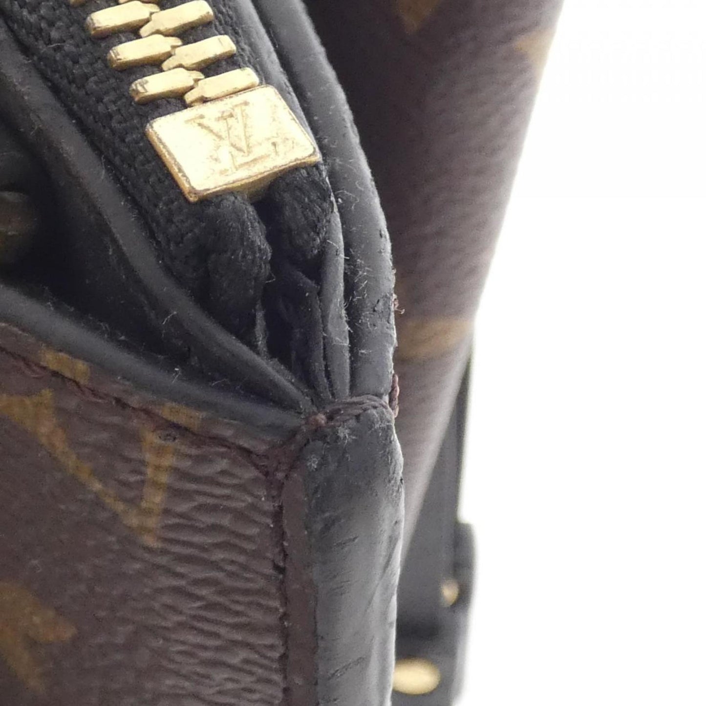 Louis Vuitton Coated Canvas Brown Shoulder Bags