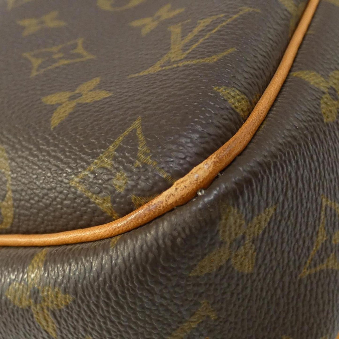 Louis Vuitton Coated Canvas Brown Shoulder Bags