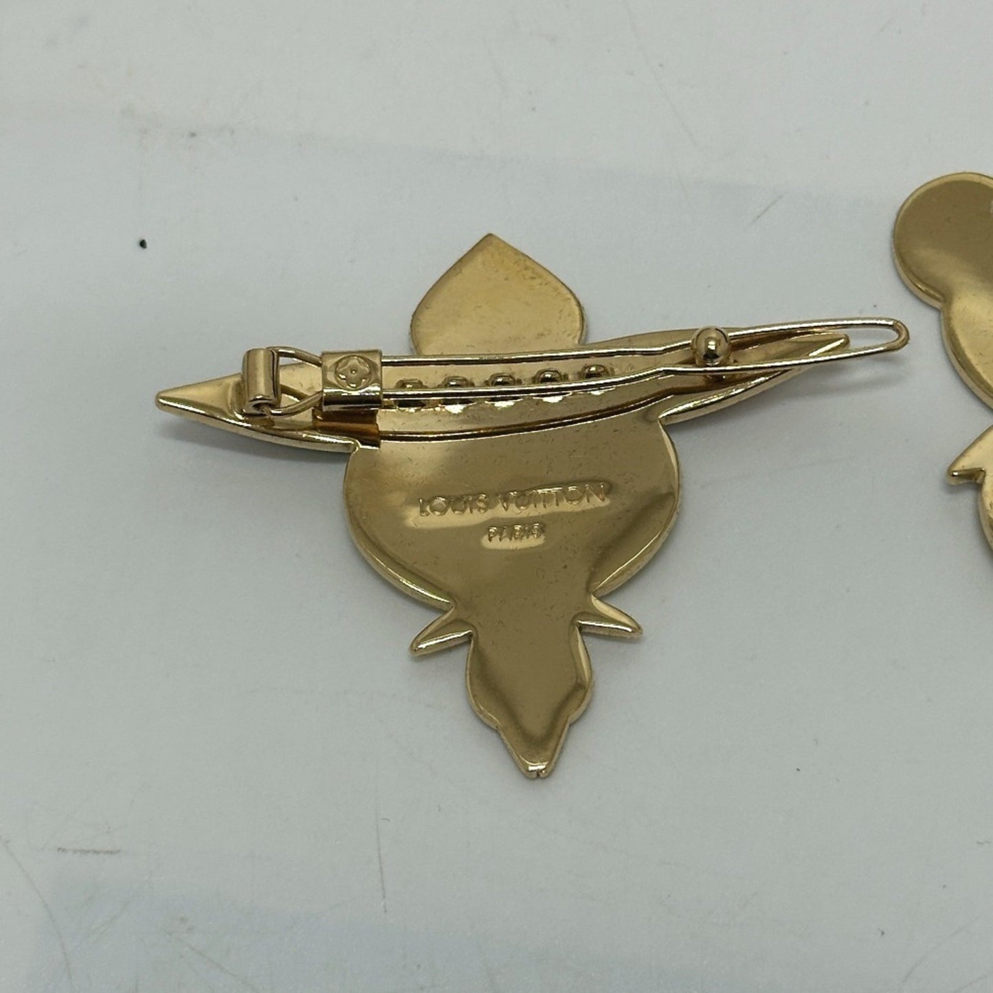Louis Vuitton Other Metal Multi Brooches