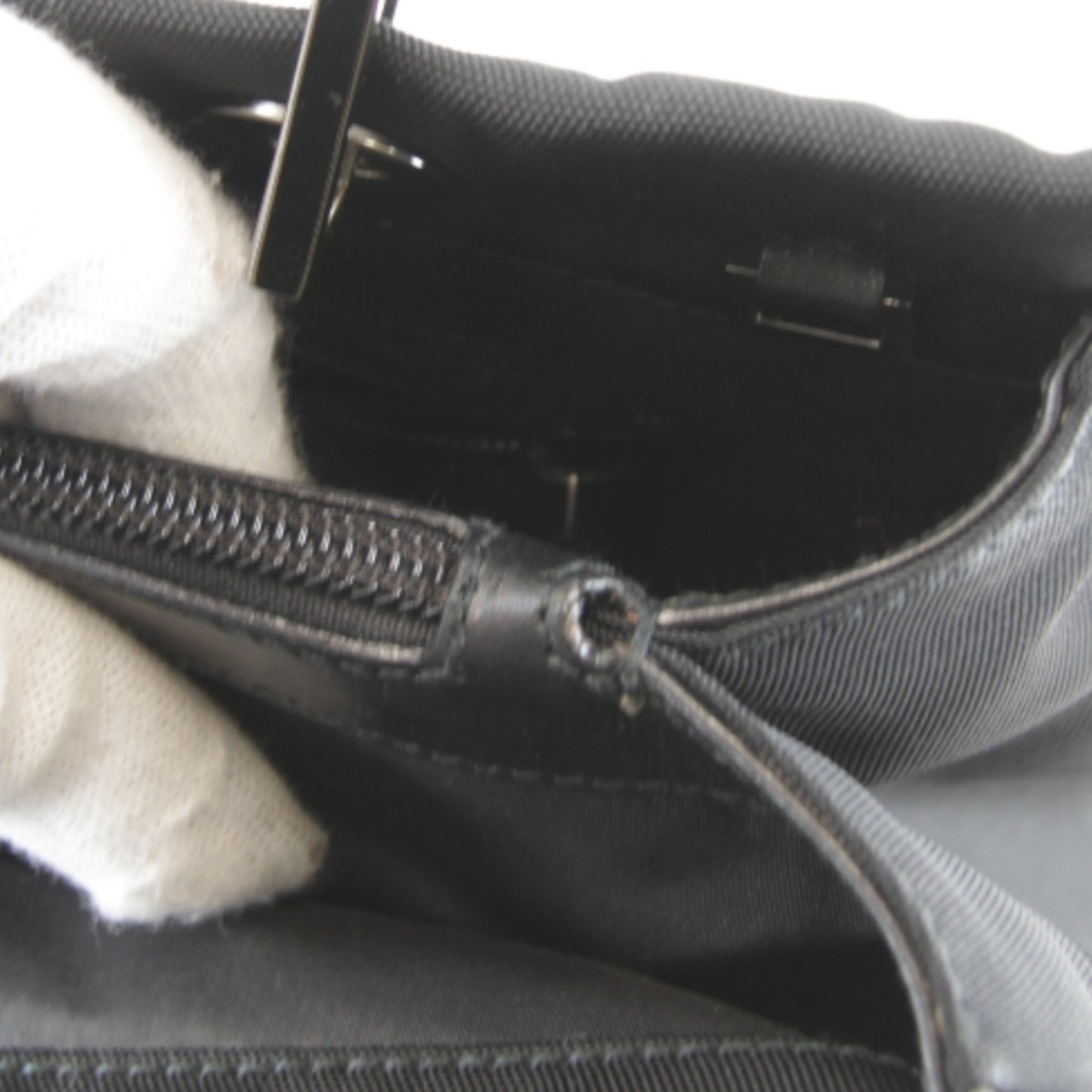 Gucci Nylon Black Shoulder Bags