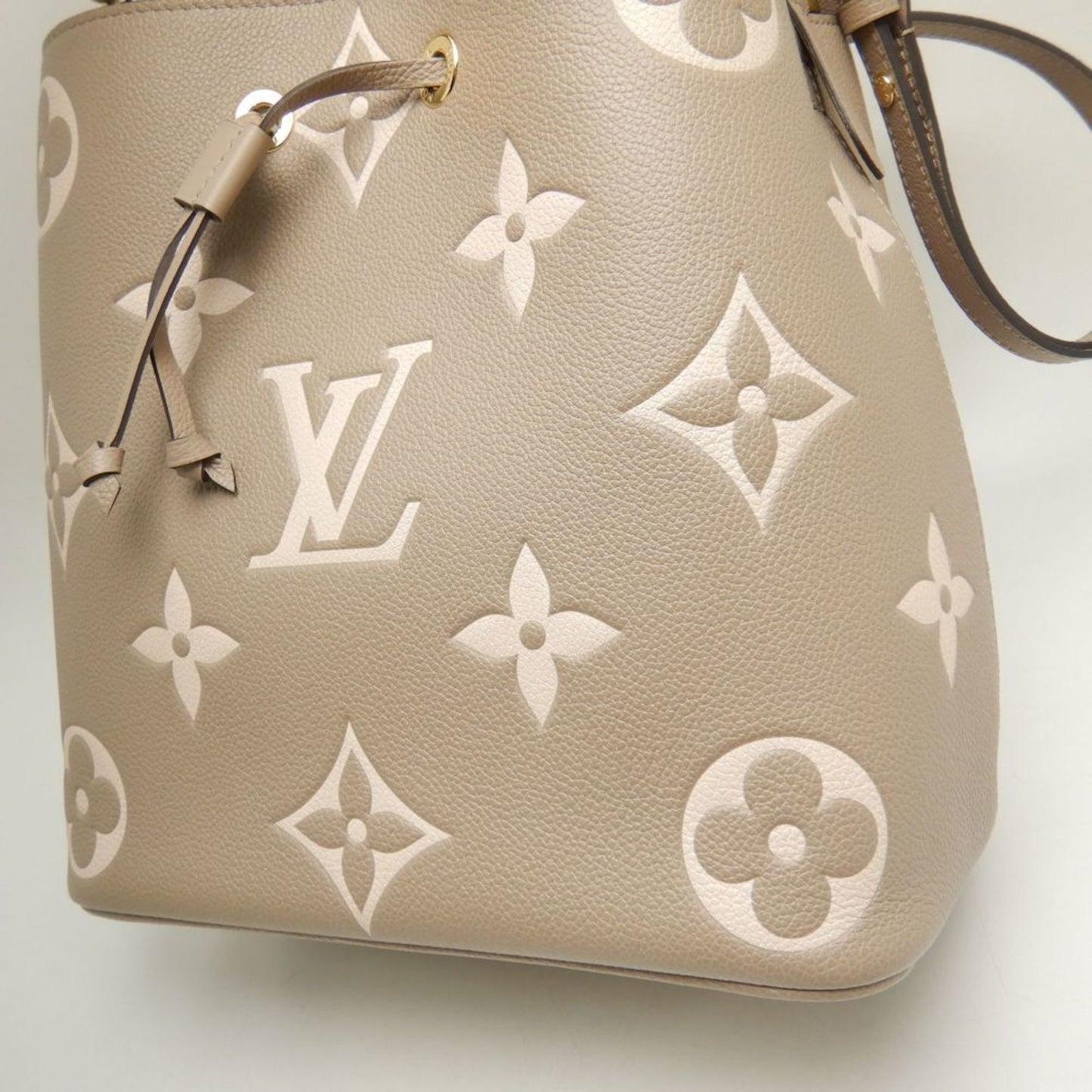 Louis Vuitton Others Gray Shoulder Bags