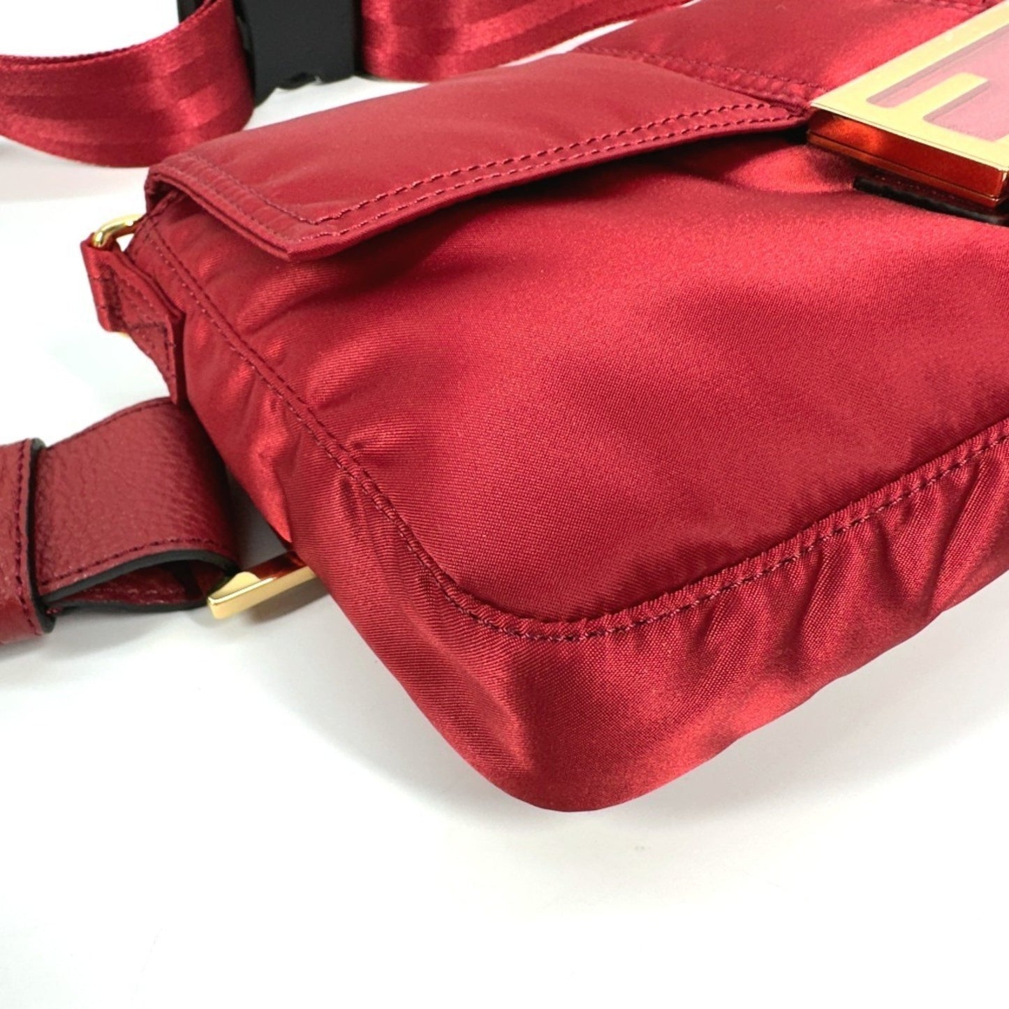 Fendi Nylon Red Shoulder Bags