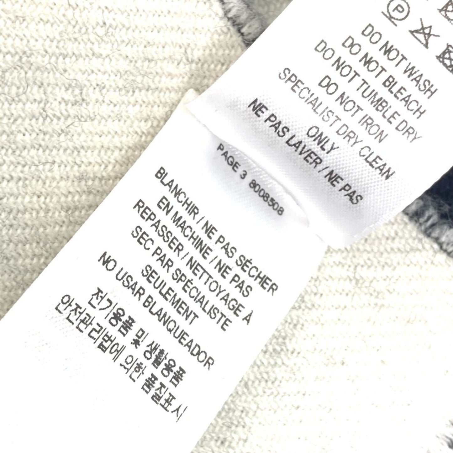 Burberry Wool Black Scarves