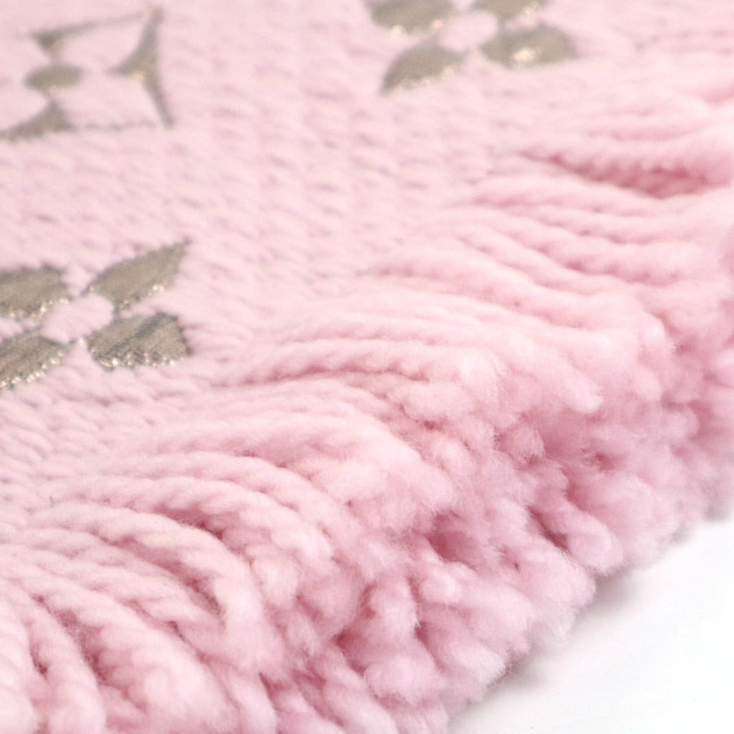 Louis Vuitton Wool Pink Scarves