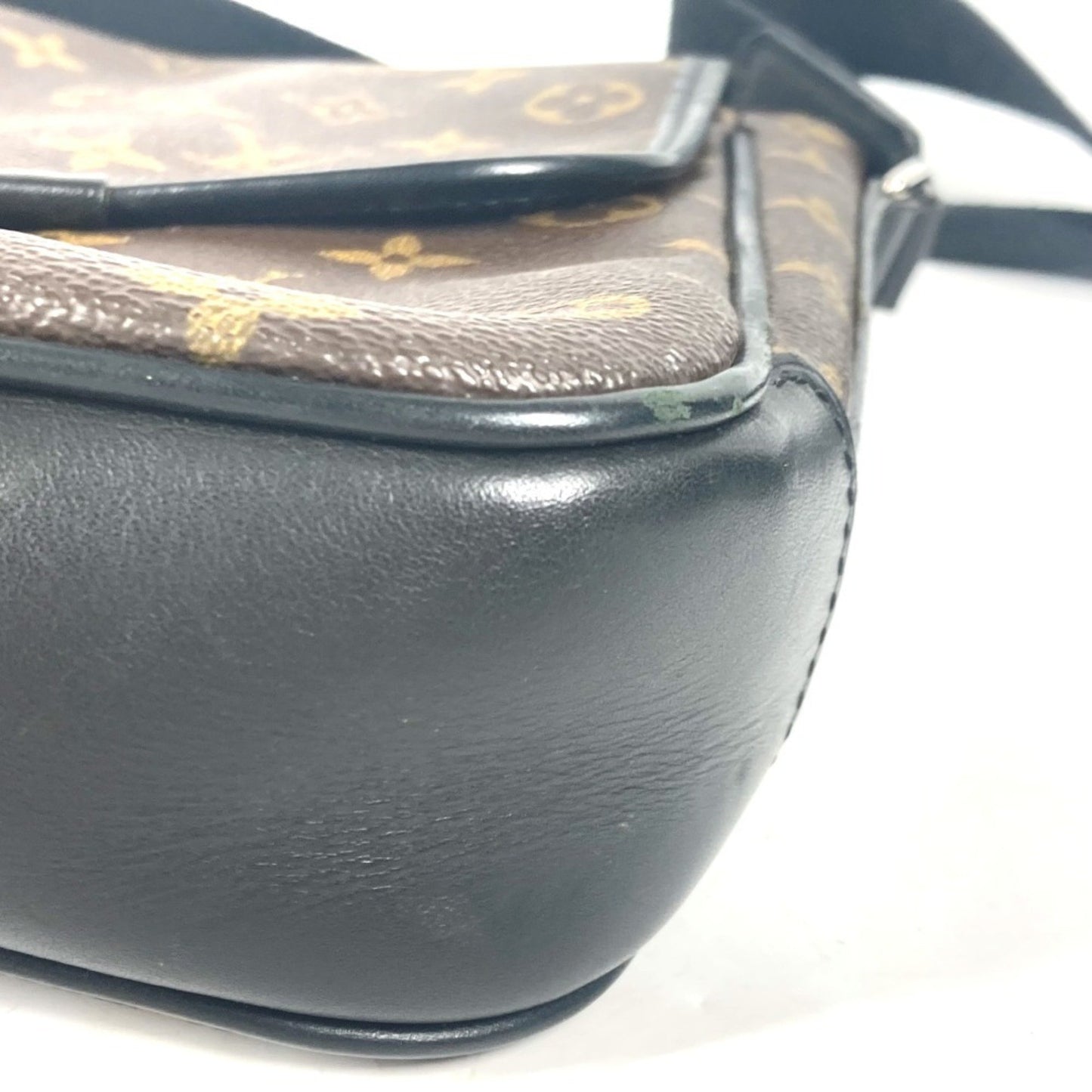 Louis Vuitton Canvas Black Shoulder Bags