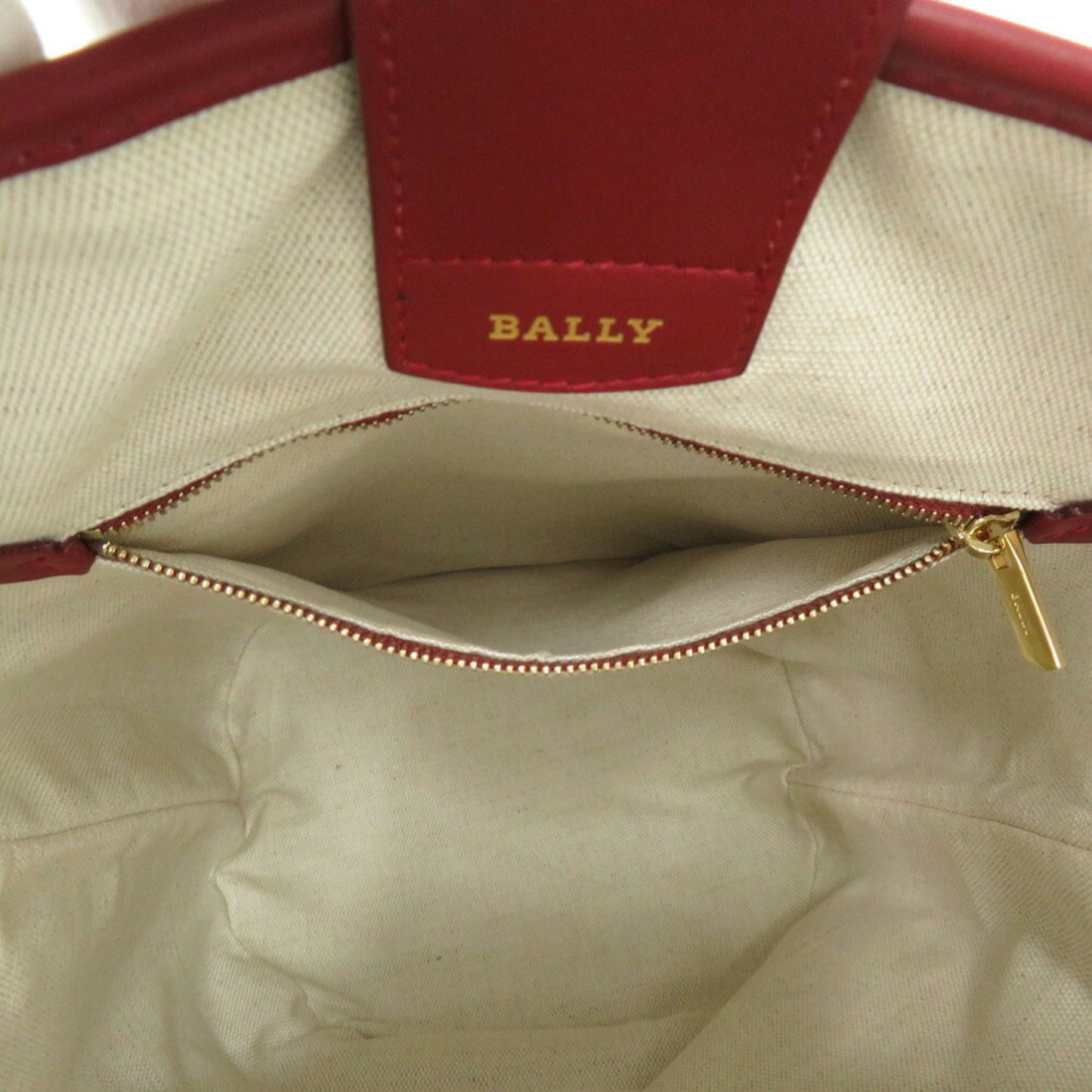 Bally Canvas Red Shoulder Bags
