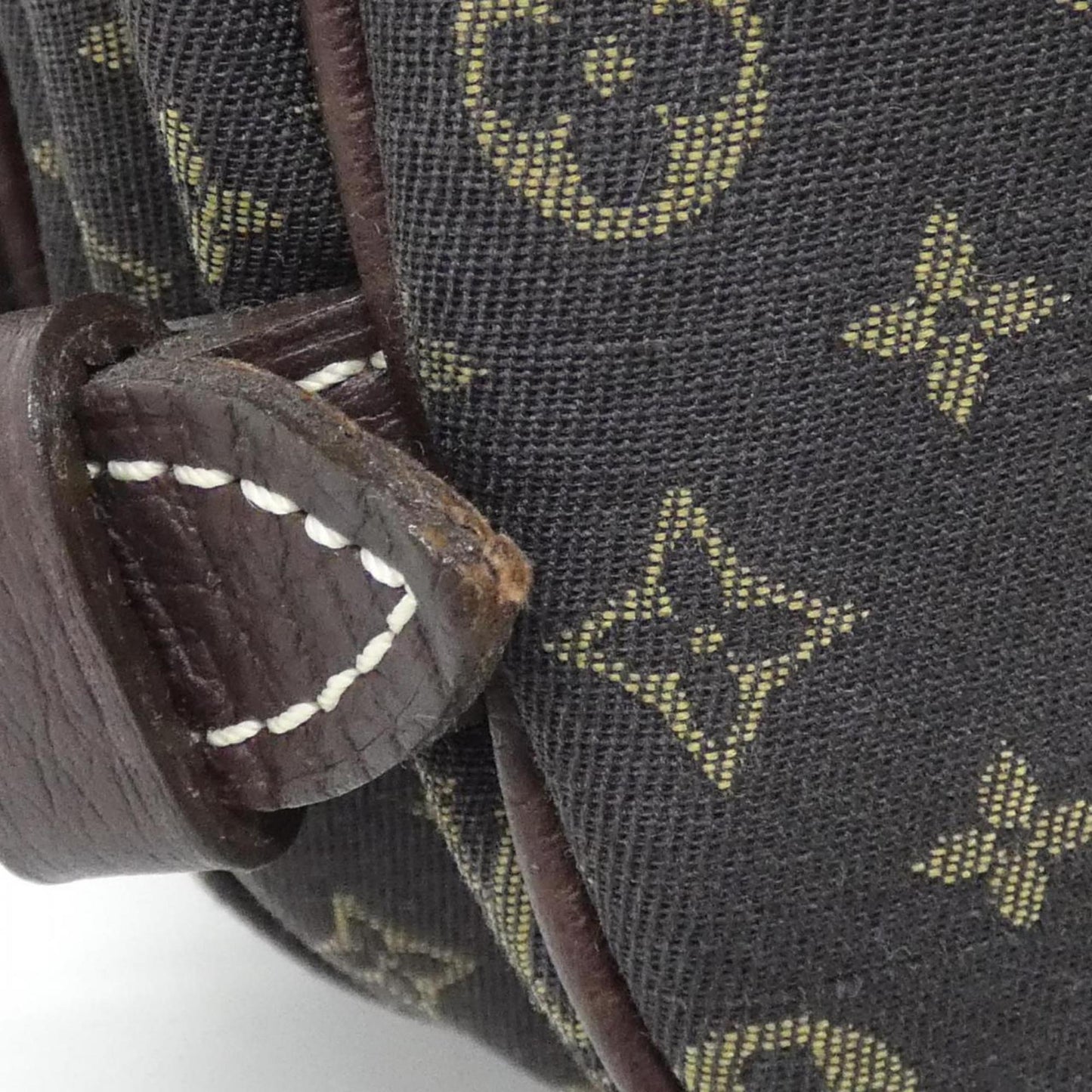 Louis Vuitton Canvas Brown Shoulder Bags