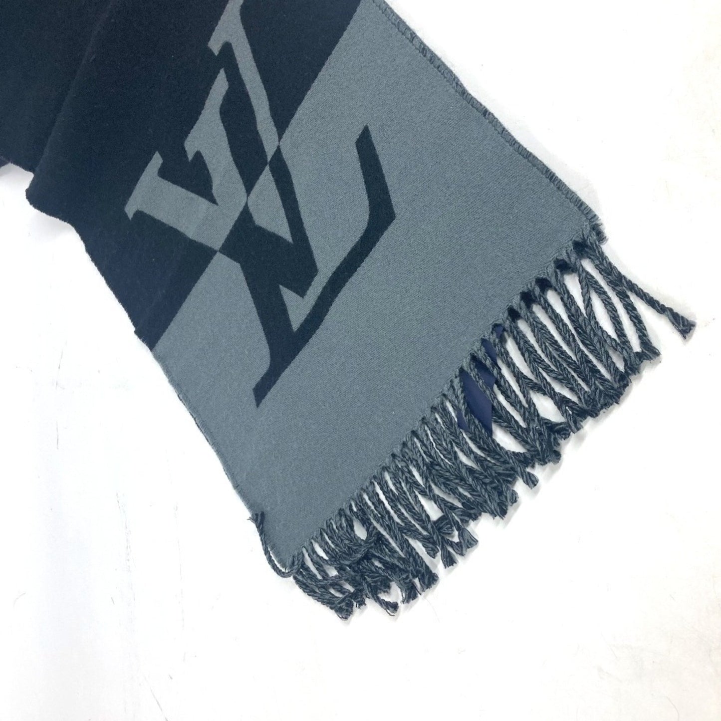 Louis Vuitton Wool Black Scarves