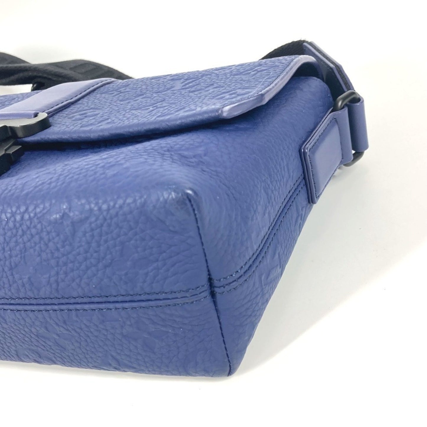 Louis Vuitton Others Blue Shoulder Bags